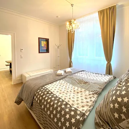 Quiet & Park View - Mitte Apartment Ulm