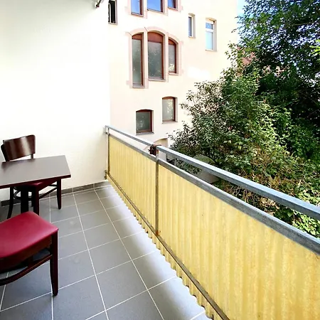 Quiet & Park View - Mitte Apartment